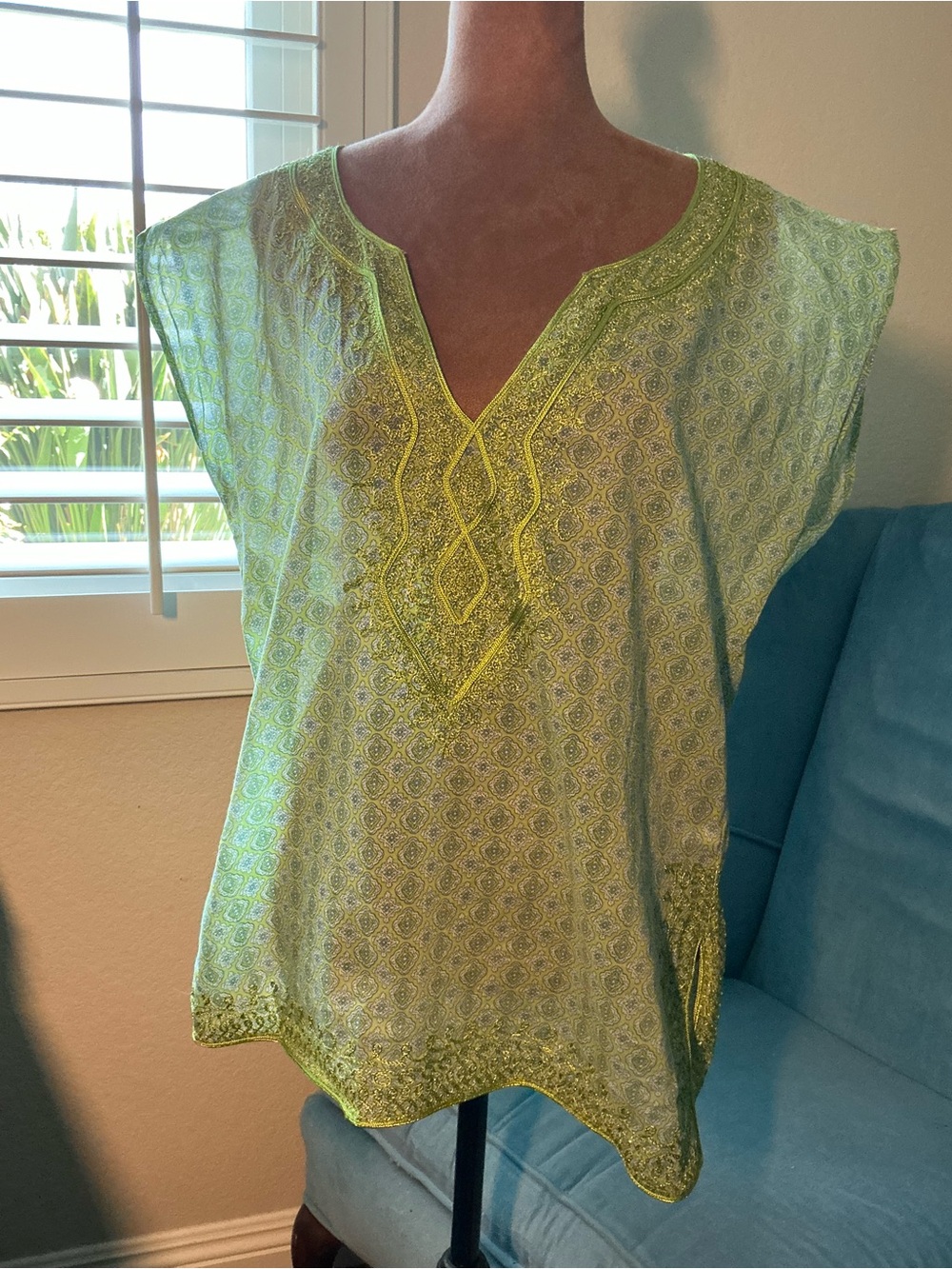 New York & Company Light Green Embroidered V-Neck Tunic